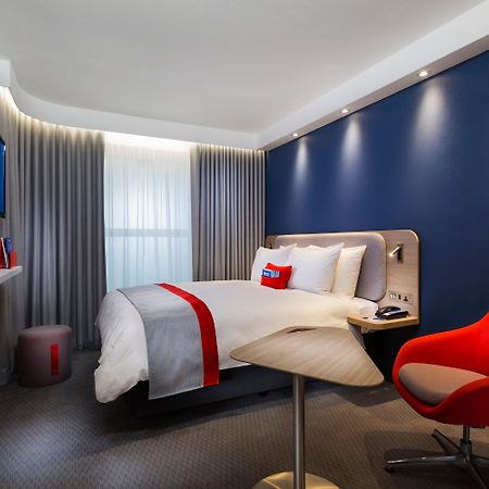 Holiday Inn Express Oxford Kassam Stadium By Ihg Extérieur photo