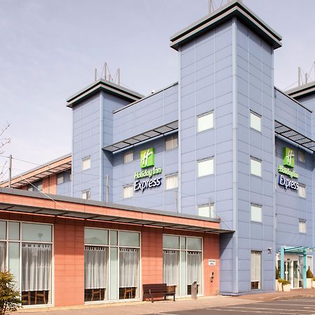 Holiday Inn Express Oxford Kassam Stadium By Ihg Extérieur photo