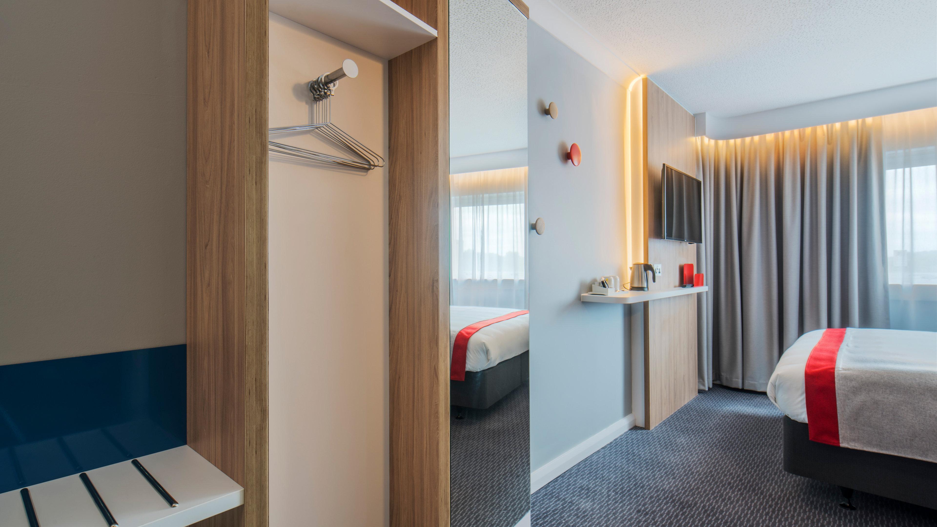 Holiday Inn Express Oxford Kassam Stadium By Ihg Extérieur photo