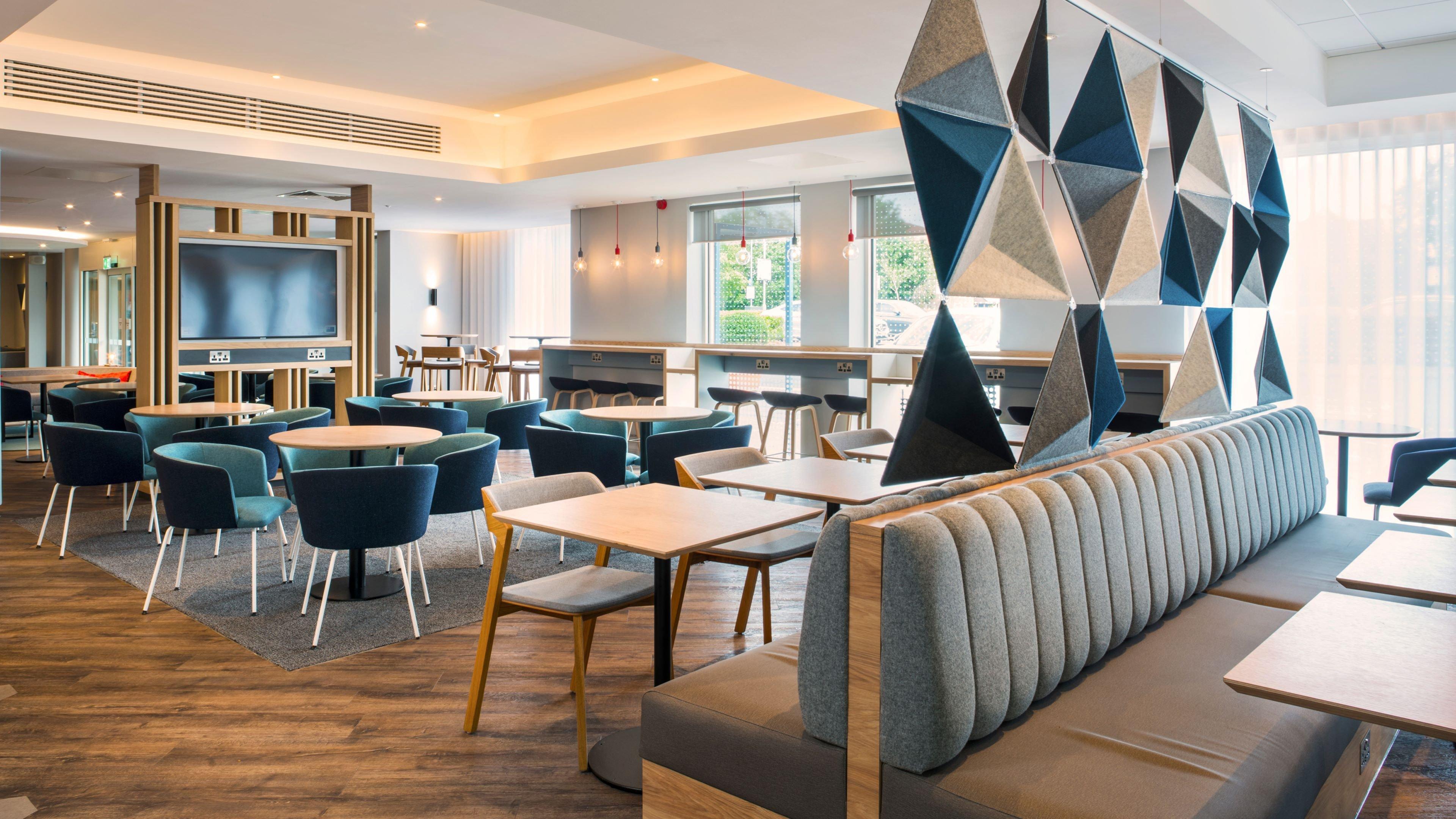 Holiday Inn Express Oxford Kassam Stadium By Ihg Extérieur photo