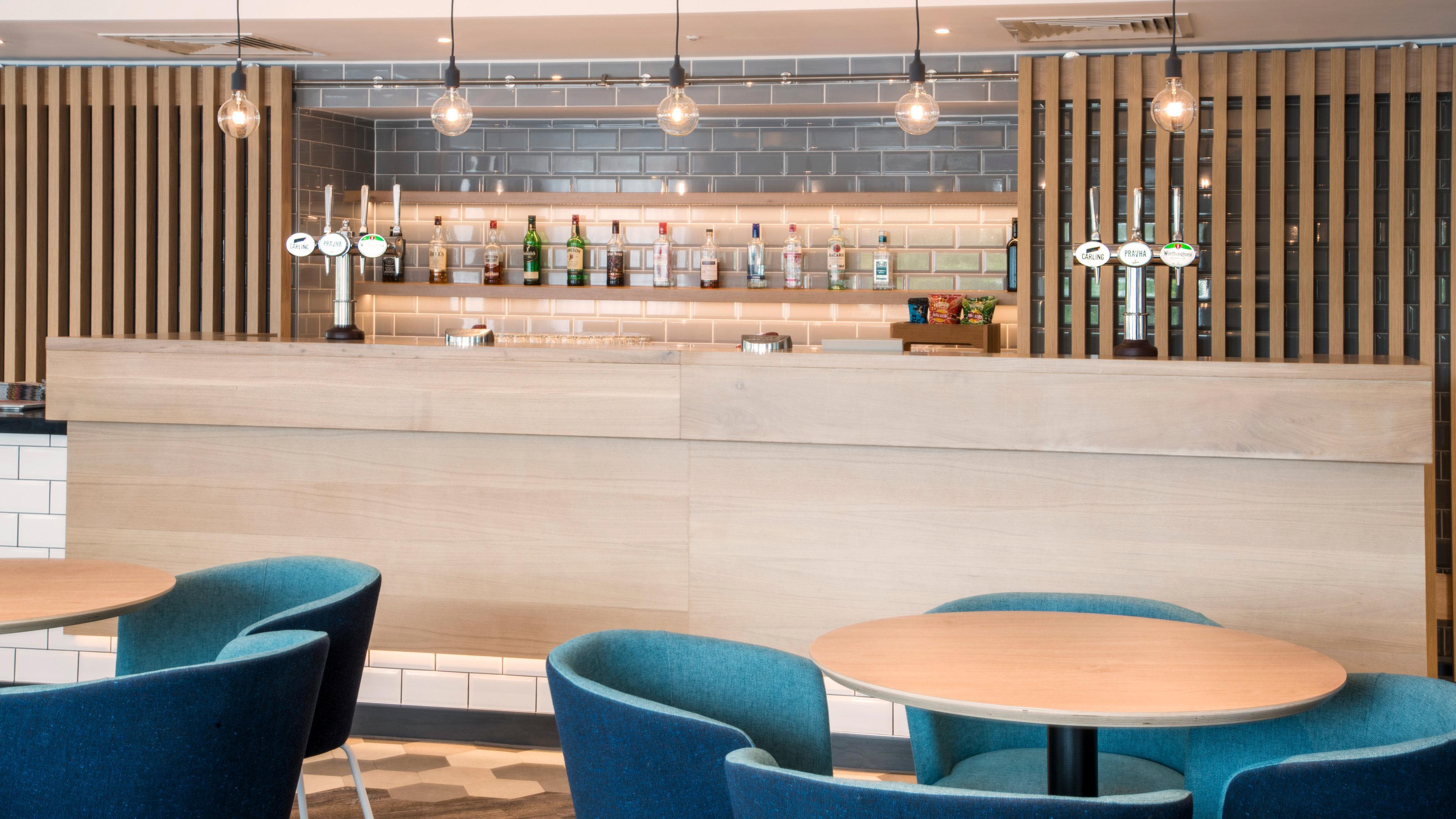 Holiday Inn Express Oxford Kassam Stadium By Ihg Extérieur photo