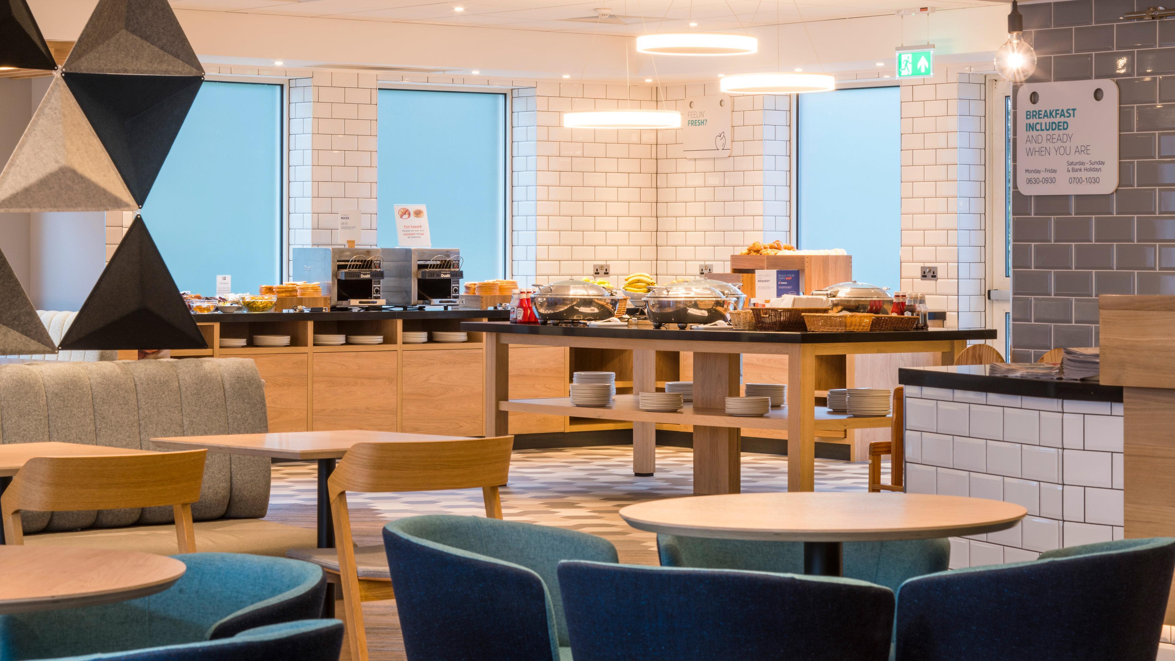 Holiday Inn Express Oxford Kassam Stadium By Ihg Extérieur photo