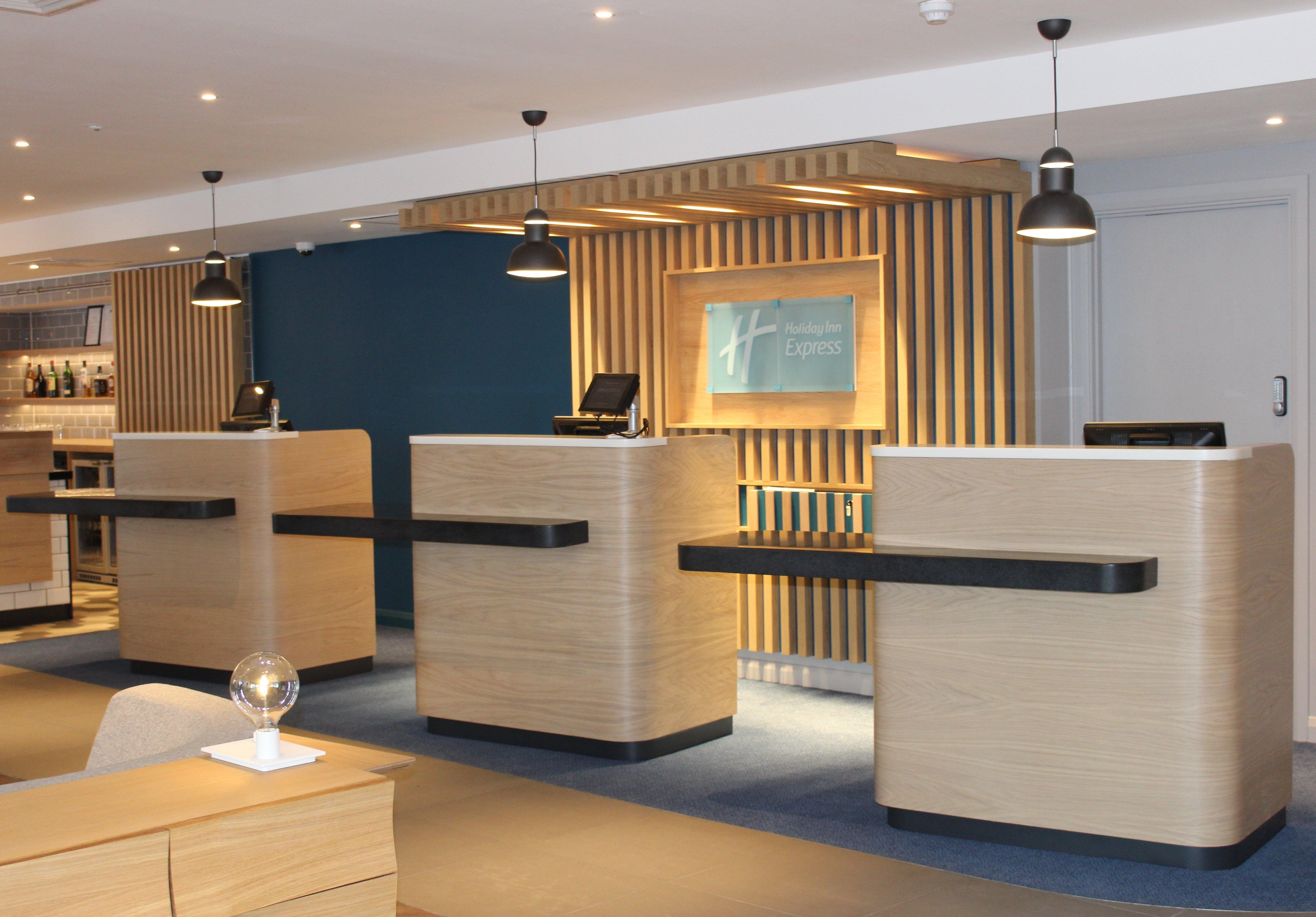 Holiday Inn Express Oxford Kassam Stadium By Ihg Extérieur photo