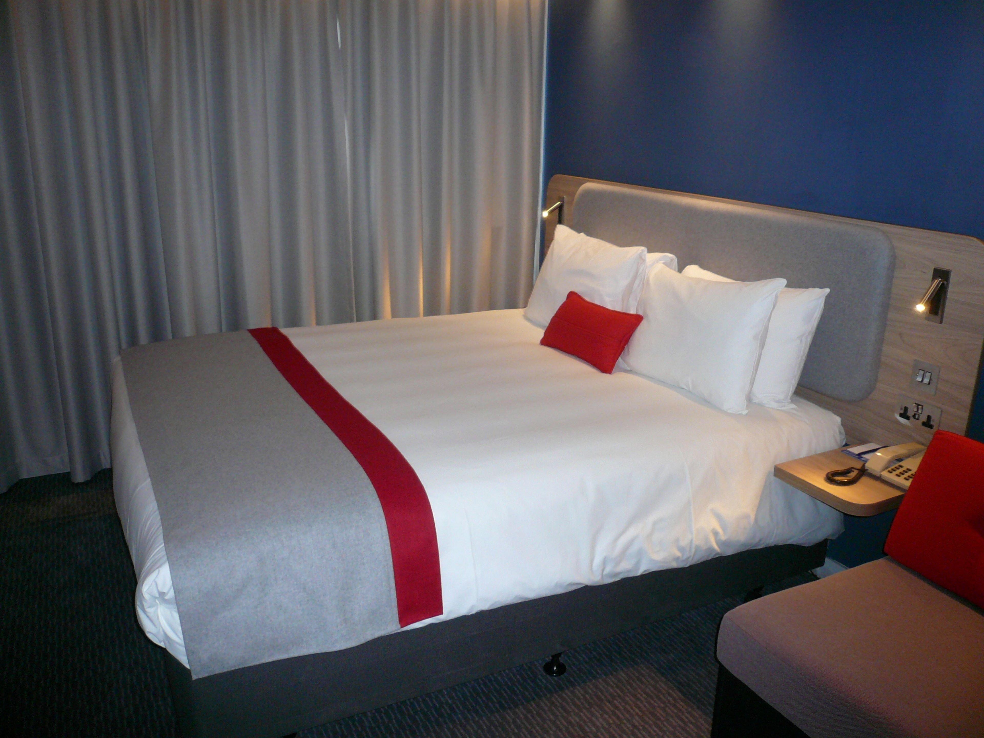 Holiday Inn Express Oxford Kassam Stadium By Ihg Extérieur photo