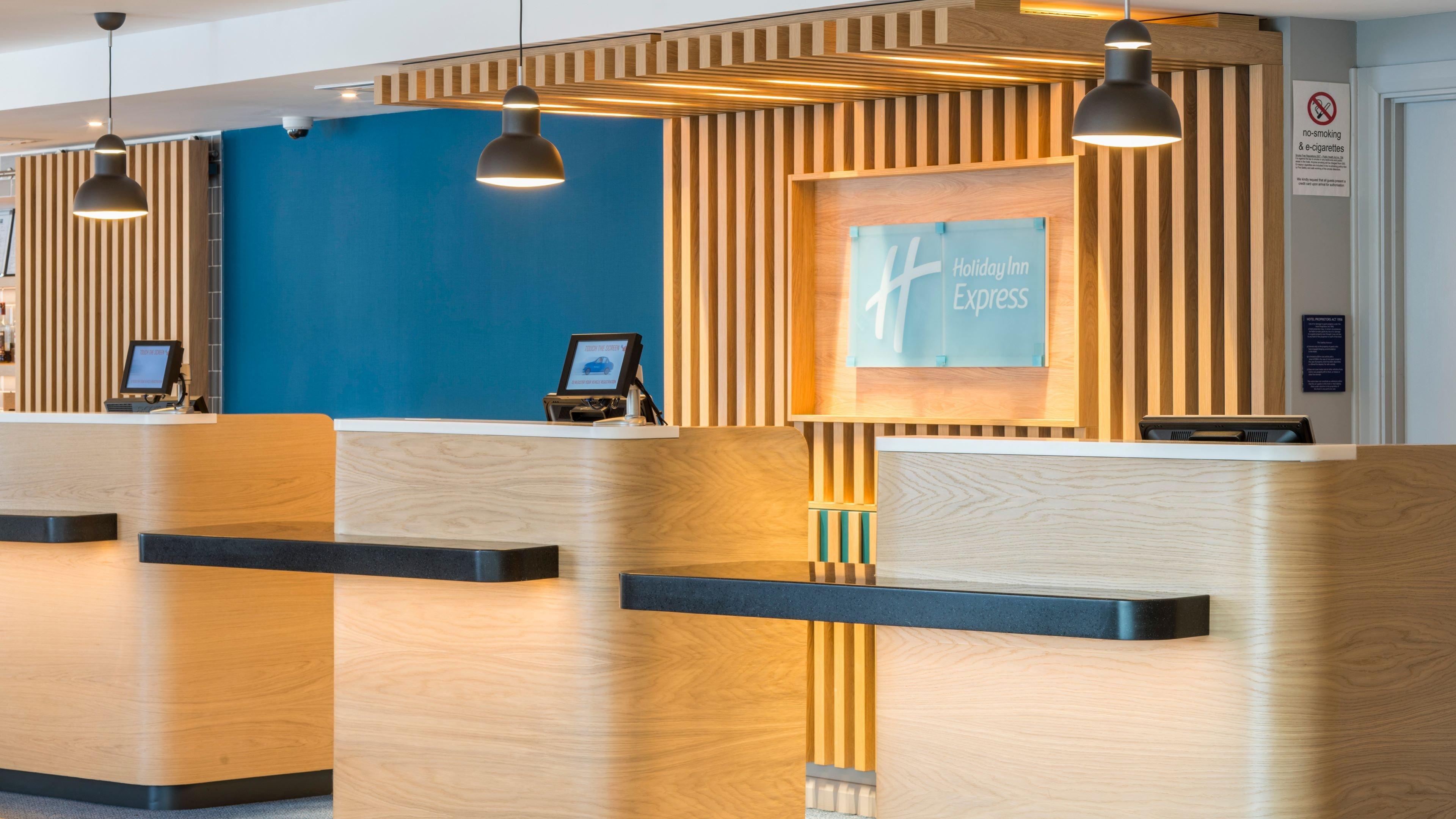 Holiday Inn Express Oxford Kassam Stadium By Ihg Extérieur photo