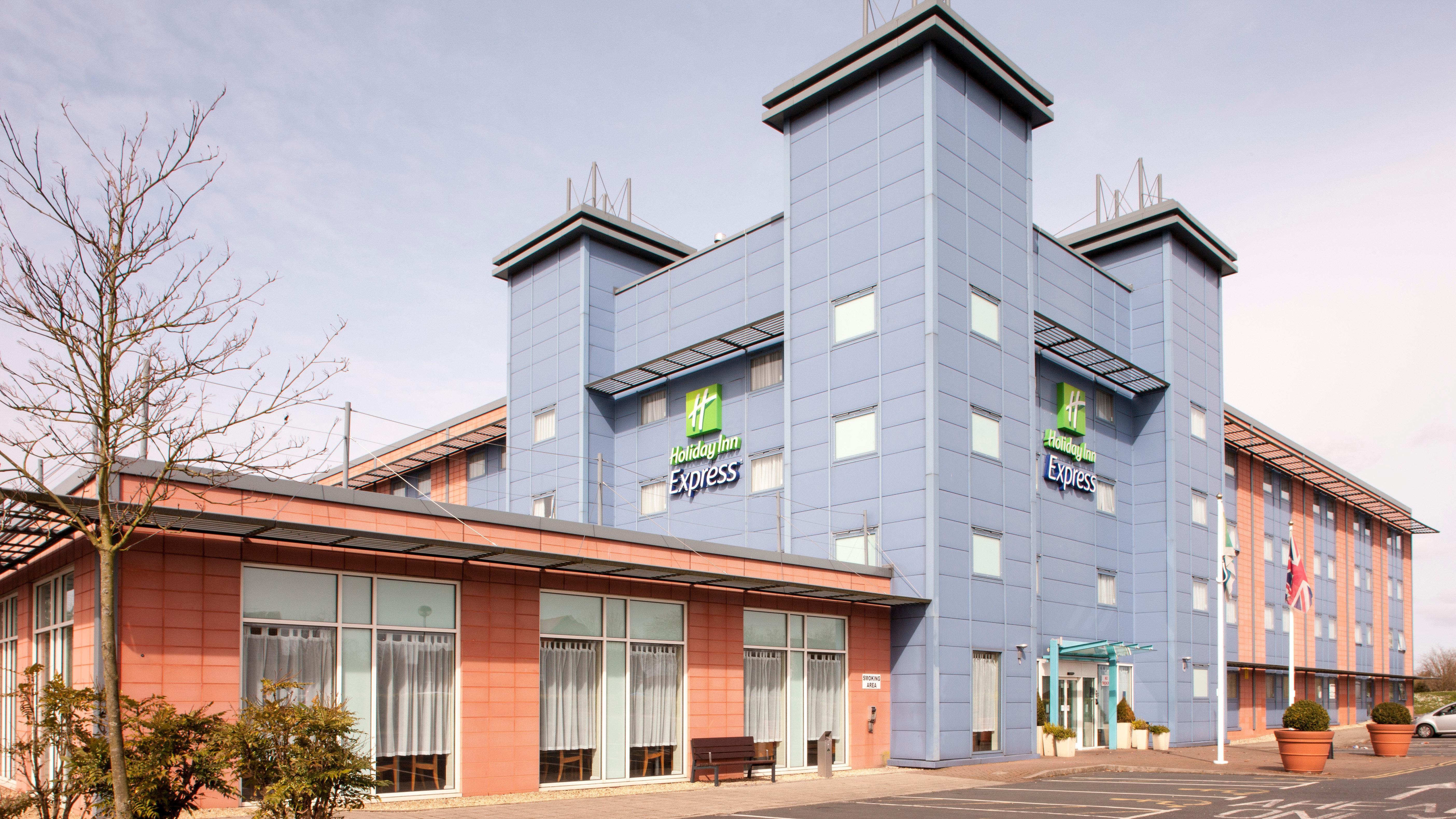 Holiday Inn Express Oxford Kassam Stadium By Ihg Extérieur photo