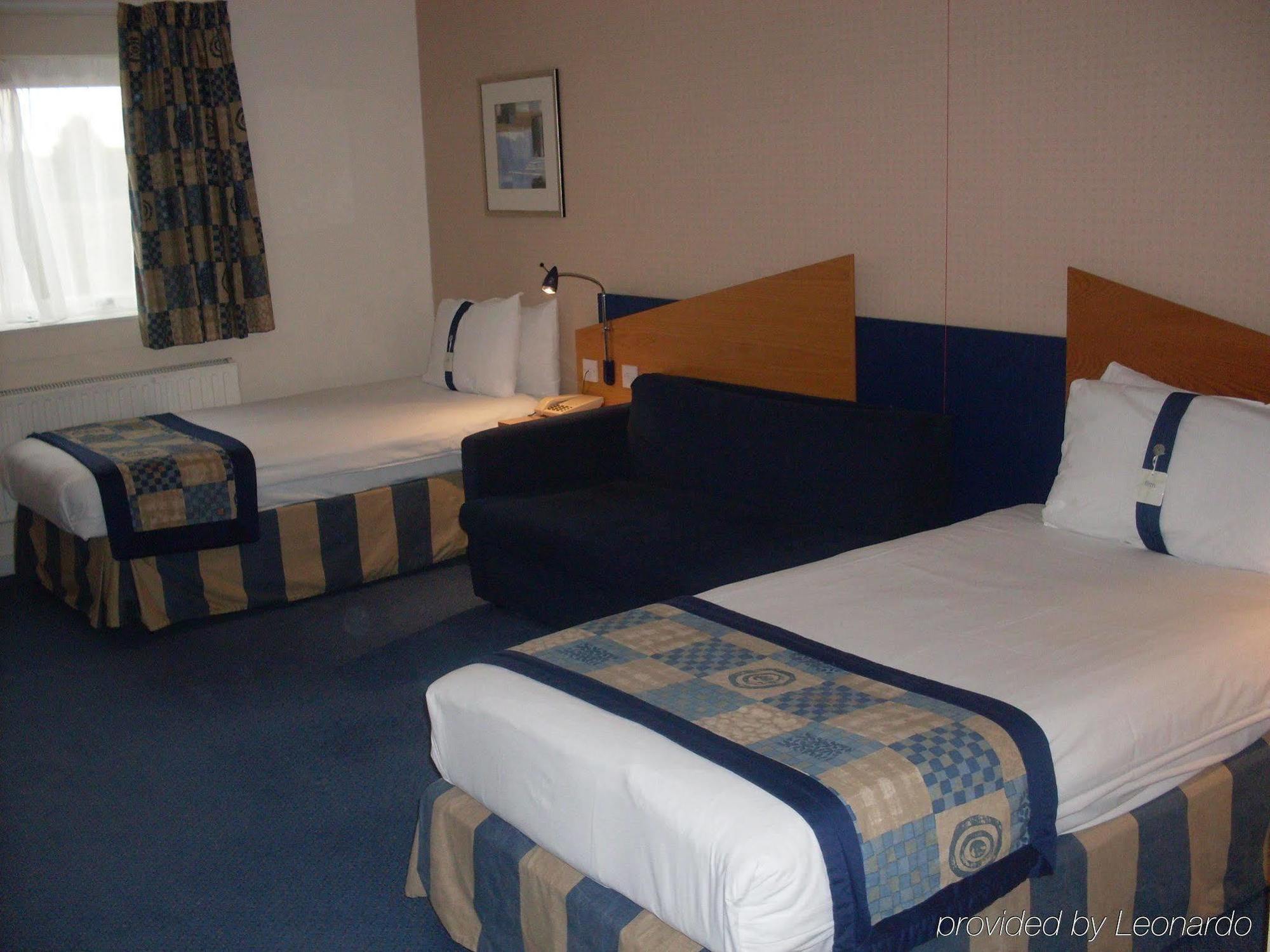 Holiday Inn Express Oxford Kassam Stadium By Ihg Extérieur photo